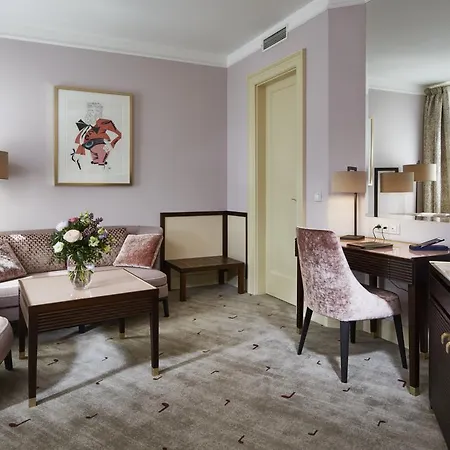 Отель Aria 5*