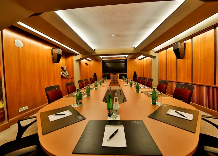 Aria Hotel 5*
